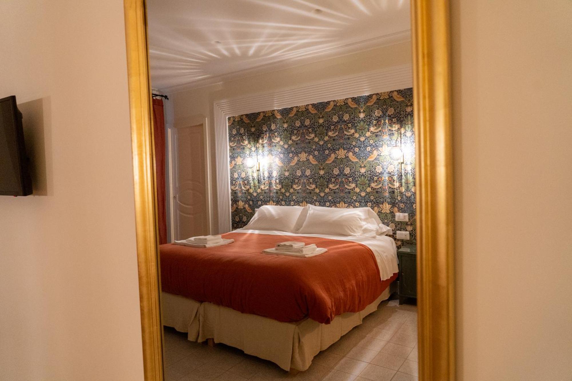 Domus Sibyllina, Palazzo Cavalcanti Bed & Breakfast *